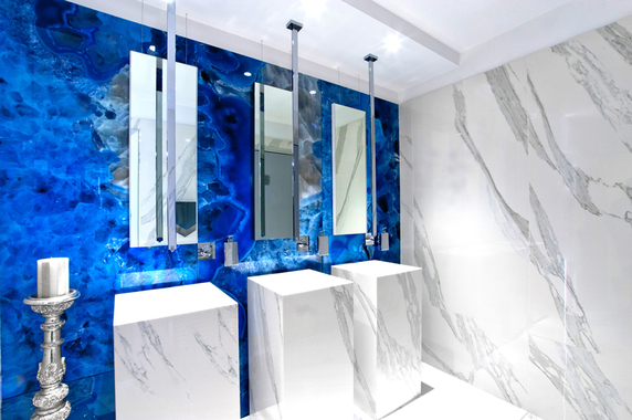 Privileg effektsed sinised plaadid värvimagnetina vannitoas Allikas: www.kodustuudio.ee