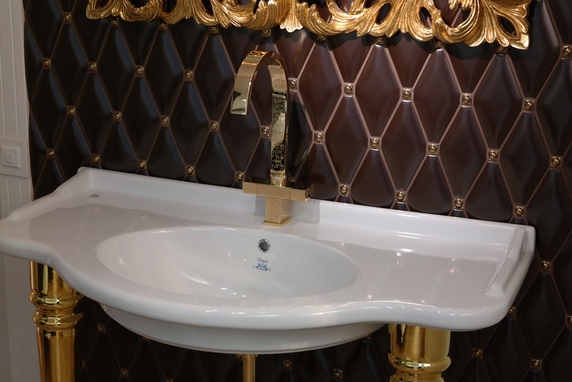 Segisti TWIN vannitoas ROYAL Allikas: www.camelfurniture.eu