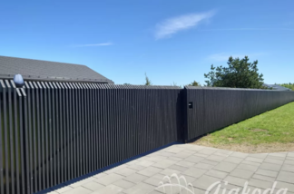 Millist piirdeaeda valida? Võrdlus: puit, metall, võrkaed ja kivipostid|escape} Millist piirdeaeda valida? Võrdlus: puit, metall, võrkaed ja kivipostid