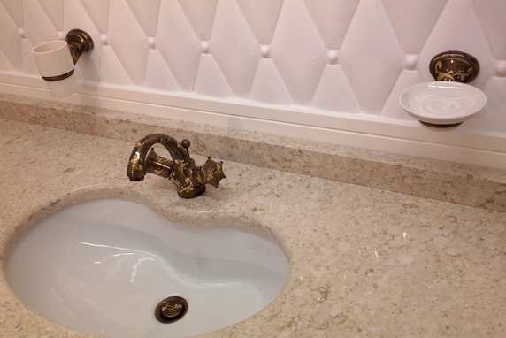 Segisti MISS vannitoas CIGNO Allikas: www.camelfurniture.eu