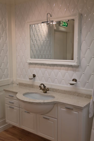 Vannituba CIGNO Allikas: www.camelfurniture.eu