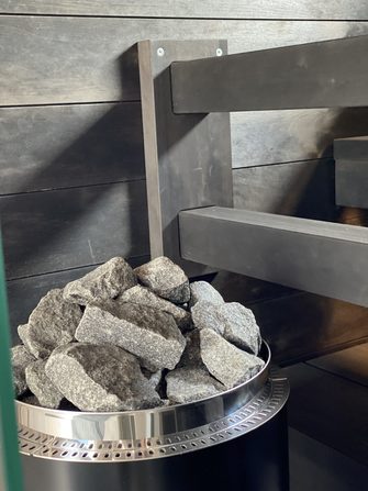 Tooniks sauna mustaks? Aga miks mitte! Tooniks sauna mustaks? Aga miks mitte!