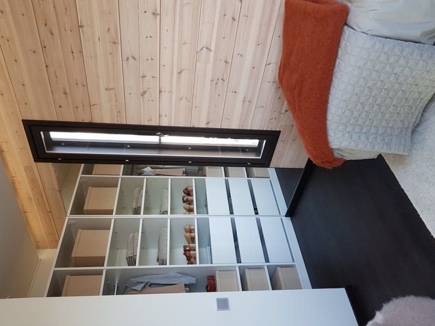 Liugukse taga olev garderoob