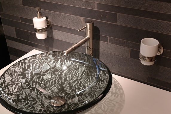 Segisti SUVI vannitoas MODUS Allikas: www.camelfurniture.eu