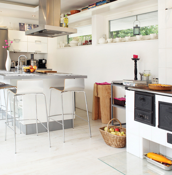 Fotol: Aasta Kodu 2011, perekond Õuna kodu Suurupis