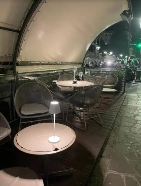 Juhtmeta vabadus laetava aku abil