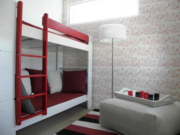 Fotol: 25 (Aurinkotuulia) Tamperes seisuga mai 2012.