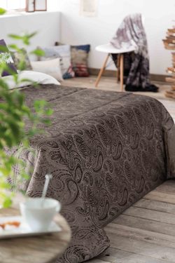 В LAVINIITA поступила новая коллекция покрывал и подушек на 2015 год