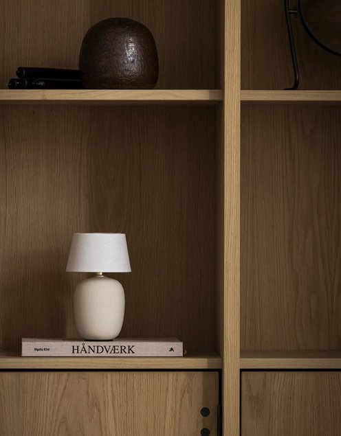 Klassikalise disainiga juhtmevaba Torso valgusti sobib ideaalselt aknalauale, kummutile, riiulisse, lauale ja
mujalegi. Tootja: Audo Copenhagen Source: elkemoobel.ee