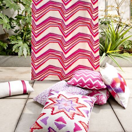 Clarke&Clarke Allikas: www.facebook.com