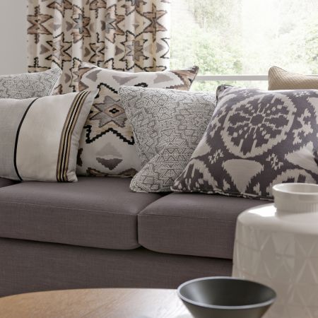 Clarke&Clarke Allikas: www.facebook.com