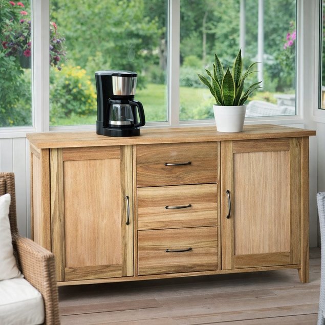 Lauma kummut verandal