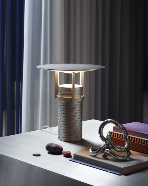 Industriaalne metallist Set laualamp. Tootja: Muuto Allikas: elkemoobel.ee