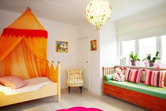 Harmooniline kodu Rootsis. Disainer: Josef Frank Источник: interiordesignfiles.com