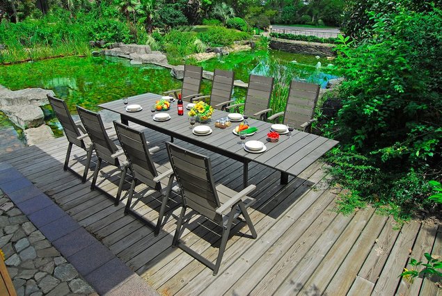 Kunstpuidust aia- ja terrassimööbel Allikas: www.home4you.ee