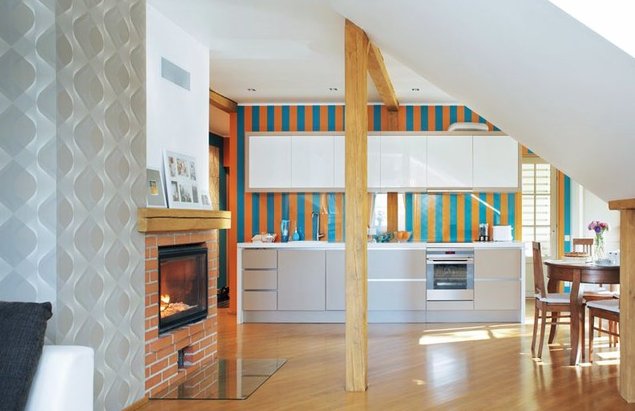 Kodu muudavad hubasemaks korteris asuv kamin ja puitpõrand. Allikas: www.kodu-aed.ee