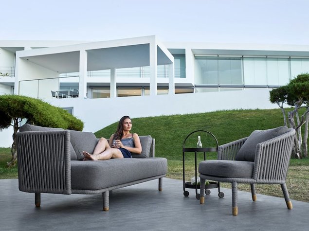 Ülimalt elegantsed Moments sarja diivan ja tugitool  Allikas: elkemoobel.ee