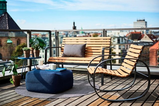 Parc sarja kiiktool ja pink koos On-the-Move abilaua, Divine tumba ja Defined õuevaibaga Allikas: elkemoobel.ee