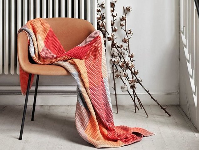 Loom pleed Fiber tugitoolil – tootja: Muuto Allikas: elkemoobel.ee