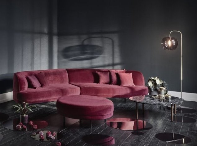 Bolia uude kollektsiooni kuuluvad Grace diivan; fotol koos sama tootja Tuk diivanilaua ja Grape põrandalambiga Allikas: elkemoobel.ee