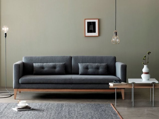 Day diivan, Cord ja Work valgustid, Etage diivanilauad, Alba vaas ja Bjork vaip – tootja: Design House Stockholm Allikas: elkemoobel.ee