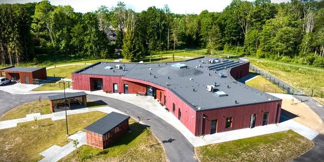 Hinda katuse üldist seisukorda enne paigaldust. Vajadusel telli katuse ülevaatus ja hinnang spetsialistilt, et ennetada hilisemaid kahjustusi.