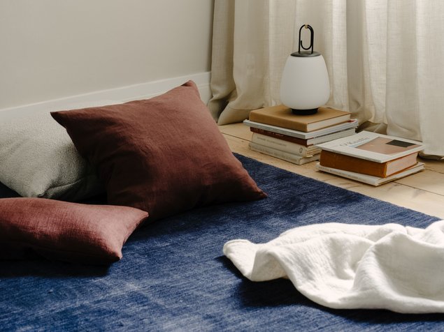 Maalähedastes toonides linasest materjalist Collect sarja padjad. Tootja: &amp;tradition Allikas: elkemoobel.ee