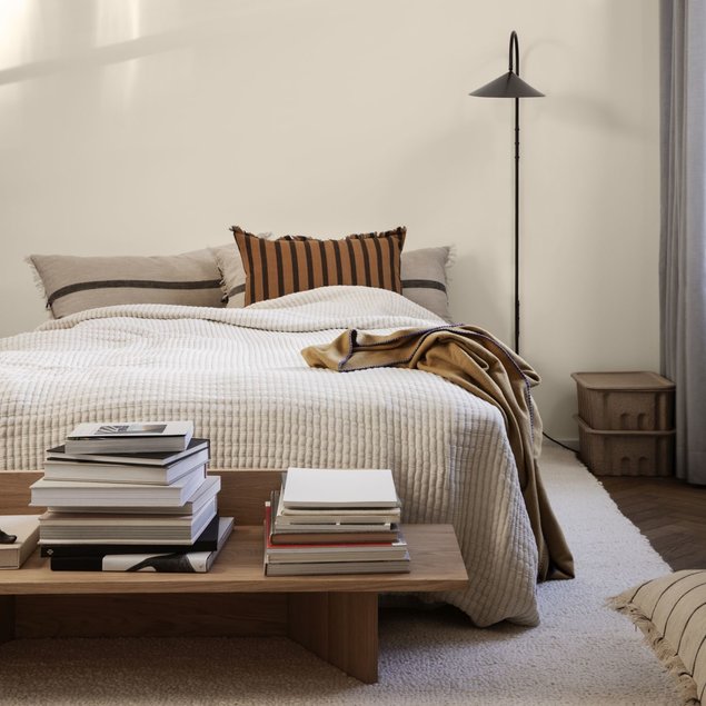 Ühevärvilised tepitud ja väga pehme Daze voodikate muudab magamistoa rahulikus ja annab korras ilme. Tootja: ferm LIVING Allikas: elkemoobel.ee