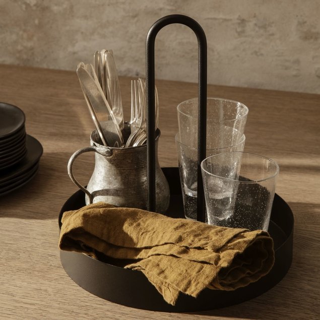 Käepidemega Grib Tray kandik. Tootja: ferm LIVING Allikas: elkemoobel.ee