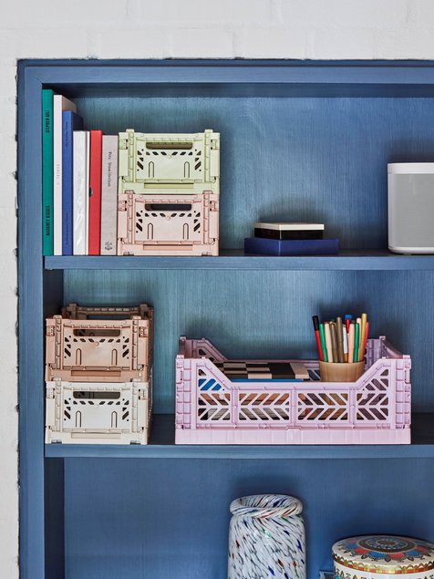 Colour Crate’e saab teineteise peal ladustada, mis muudab nad asjade hoidmises väga heaks
ruumisäästlikuks lahenduseks. Tootja HAY Allikas: elkemoobel.ee