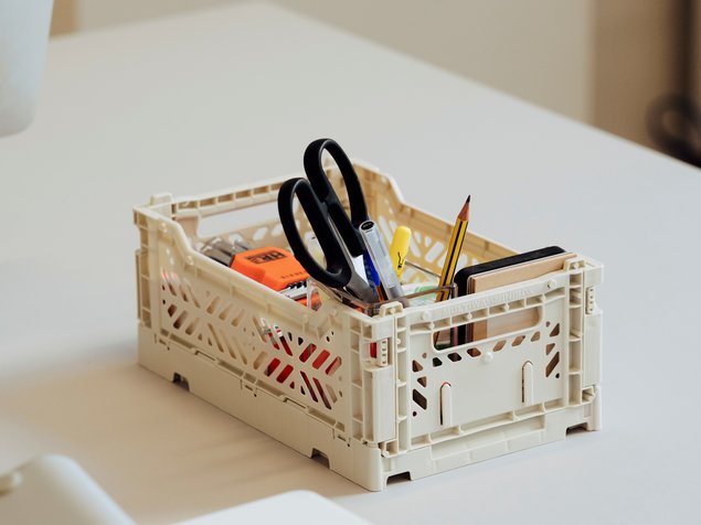 Colour Crate on hea kaaslane kirjutuslaual. Tootja HAY Allikas: elkemoobel.ee