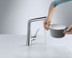 Hansgrohe innovaatiline nupuga segisti teeb köögis askeldamise mugavaks