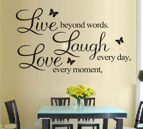 Seinakleebis: Live, Laugh, Love