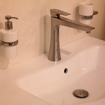 Segisti DIVA vannitoas FINS Allikas: www.camelfurniture.eu Segisti DIVA vannitoas FINS Allikas: www.camelfurniture.eu