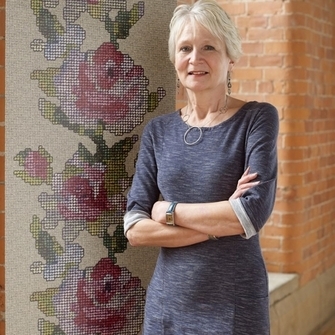  Graham&Brown i New Wave kollektiivi disaineri Caroline Davidson i loodud tapeet.
10 x 0,52 m rull, 
materjal: liim seina fliis.   Allikas:  www.tapeedid.ee  