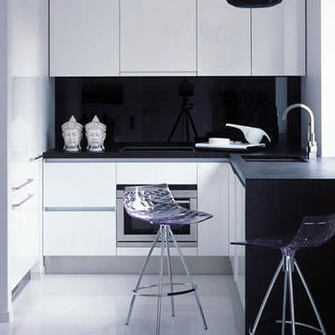   Modernne ja minimalistlik must-valge kööginurk.    Allikas:  cdn.freshome.com  