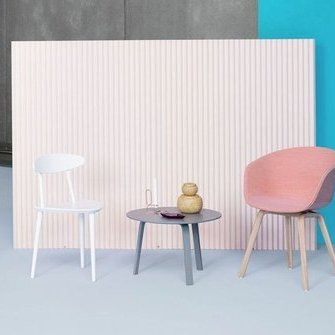  Roosa About a Chair AAC22 tugitool ja sinine Bella diivanilaud Haylt   Allikas:  elkemoobel.ee  