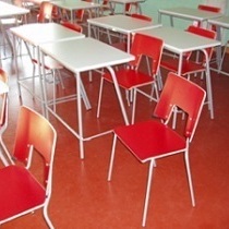  Marmoleum Cirrus’e ‘berlin red’ TÜ Narva Kolledzhi põrandatel näeb pidevalt hea välja, kuigi hoolduseks kasutatakse vaid mikrokiudlappi   Allikas:  www.floorin.ee  