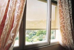 Välised aknakatted ja õuetekstiilid  – muuda kodu energiasäästlikuks ja vii kaunid kangad õue
