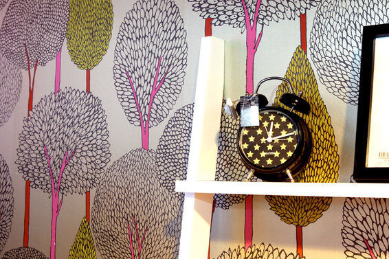 Üks ostetumaid trenditapeete, mida pannakse seina nii, et liim kantakse seinale, mitte paanile.
Foto: Toomas Huik
