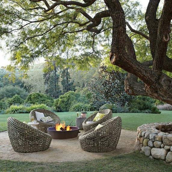 Näiteks ilmastikukindel rotangmööbel on kaunis ja vähenõudlik aiamööbel Allikas: www.dosule.com