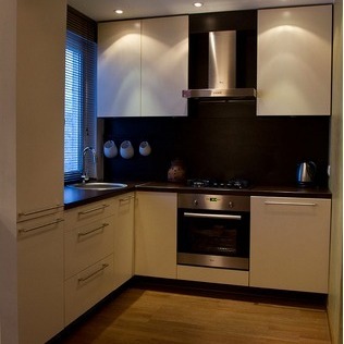 Soojade kontrastidega köögimööbel