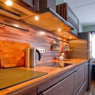 Kahe erineva puidu kooslus.