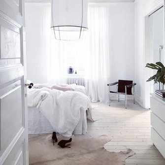 Источник: http://www.myscandinavianhome.com/2017/03/the-dreamy-home-danish-writer.html