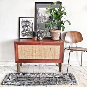 Allikas: http://www.myscandinavianhome.com/2017/10/a-striking-mid-century-inspired-danish.html