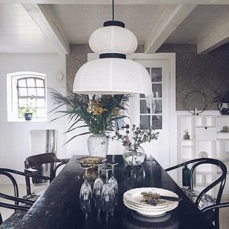 Alkuperä: http://www.myscandinavianhome.com/2017/11/warm-and-inviting-danish-home-with.html